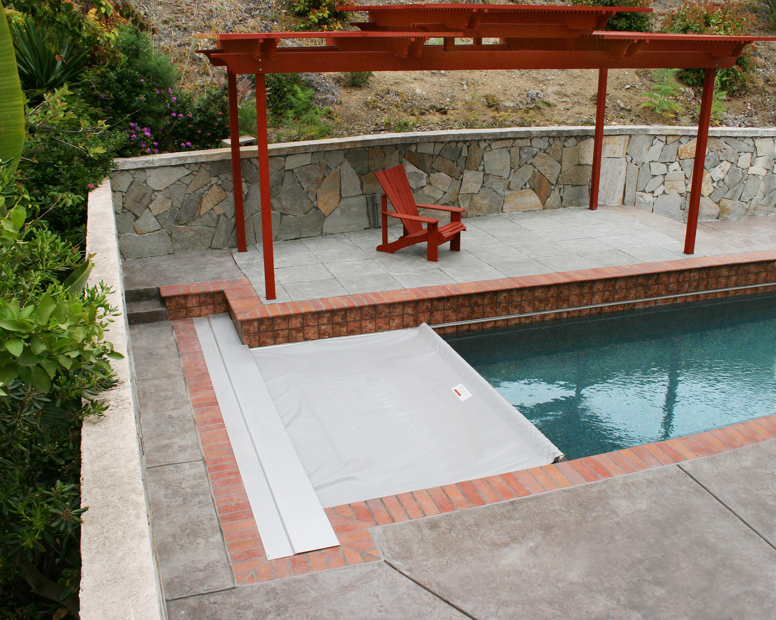 The Many Different Functions of an Automatic Pool Cover