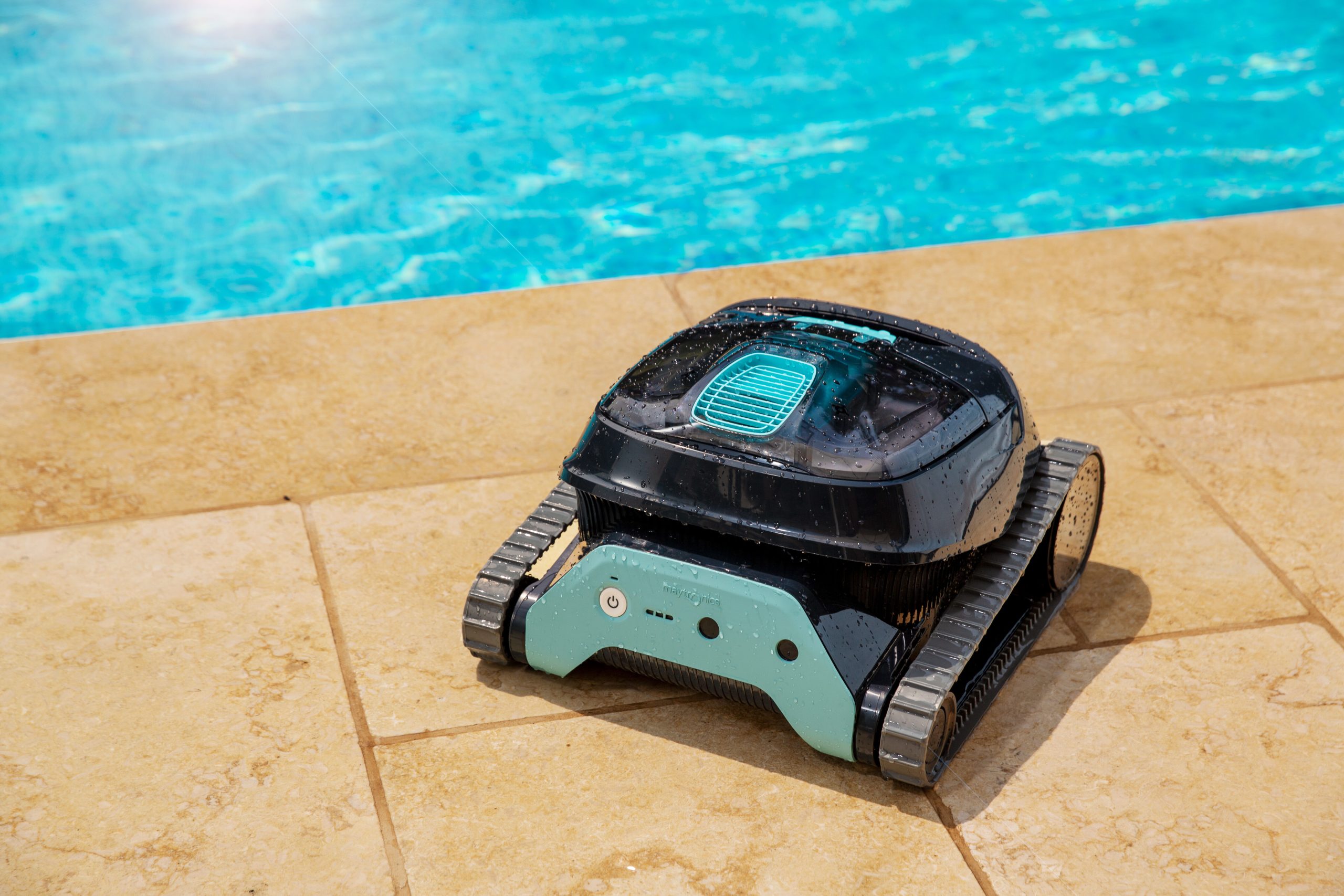 Choosing a Cordless Pool Cleaning Robot